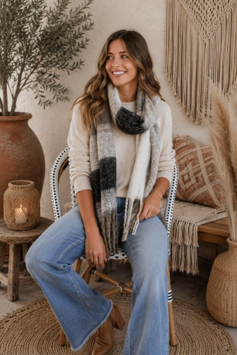 Cuddle Up Check Scarf – Charcoal