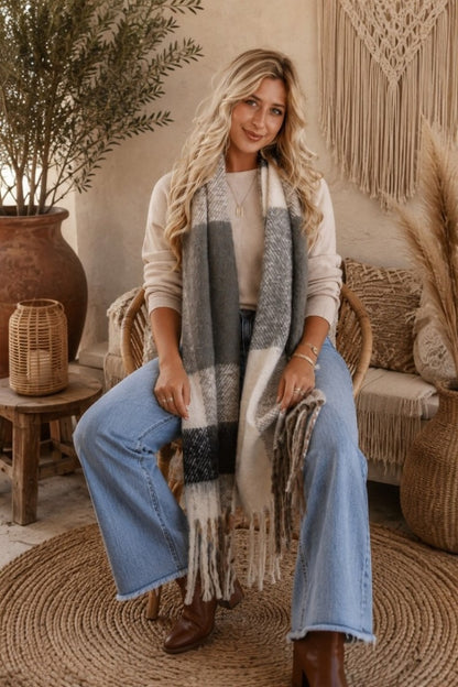 Cuddle Up Check Scarf – Charcoal