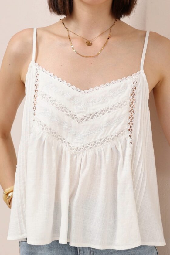Elara Cami White